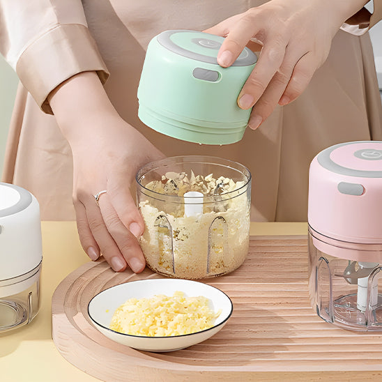 hachoir-electrique-mini-ouverture-recuperer-resultat-ail-hacher