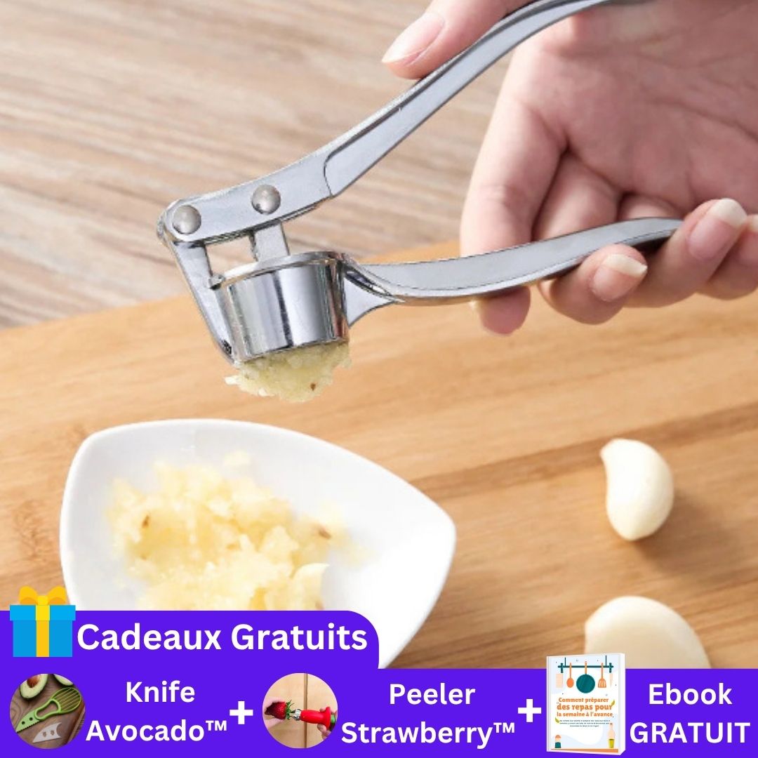 Presse-ail-ecraser-ail-dans-assiette