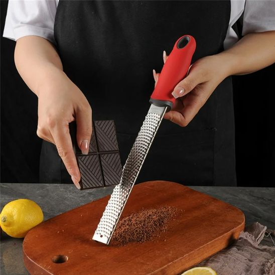 Rape-a-fromage-chocolat-sur-planche