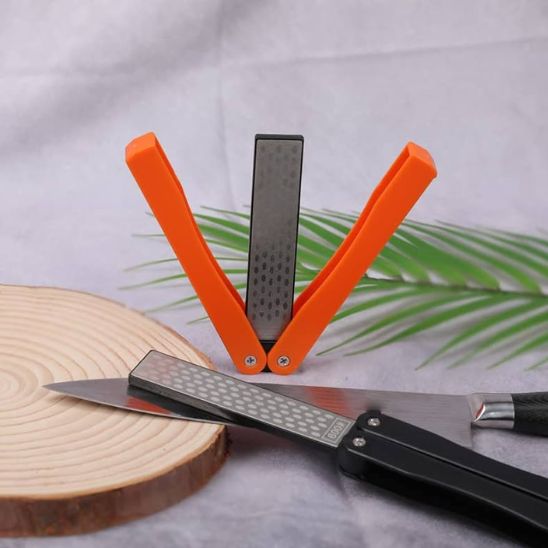 aiguiseur-couteau-affuteur-plier-et-deplier-sur-table