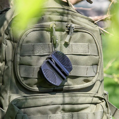 aiguiseur-couteau-sur-sac-a-dos