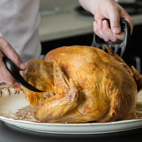 broyeur-viande-personne-qui-va-manipuler-une-dinde