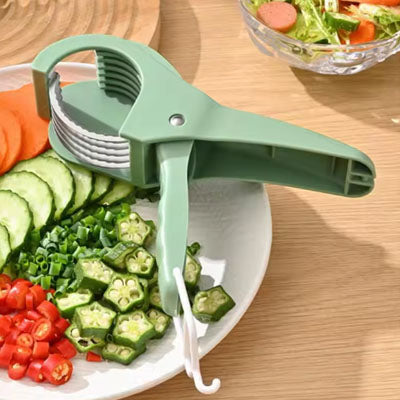 coupe-legumes-dans-une-assiette-avec-legume-couper