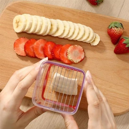 coupe-legumes-personne-qui-coupe-une-banane