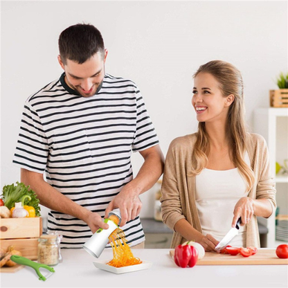 coupe-legumes-personne-qui-fait-des-spirals-de-carotte