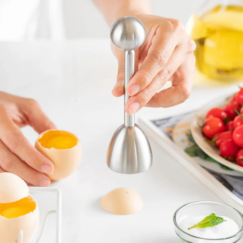 coupe-oeuf-personne-qui-a-casser-la-coquille-d-un-oeuf