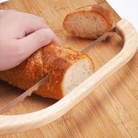 couteau-de-cuisine-clair-coupe-miche
