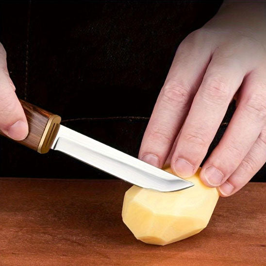 couteau-de-cuisine-personne-qui-coupe-une-patate