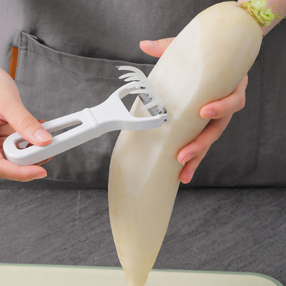 eplucheur-personne-qui-epluche-un-legume