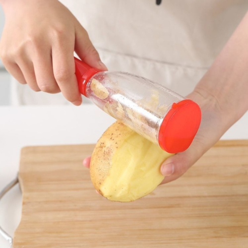 eplucheur-personne-qui-epluche-une-patate