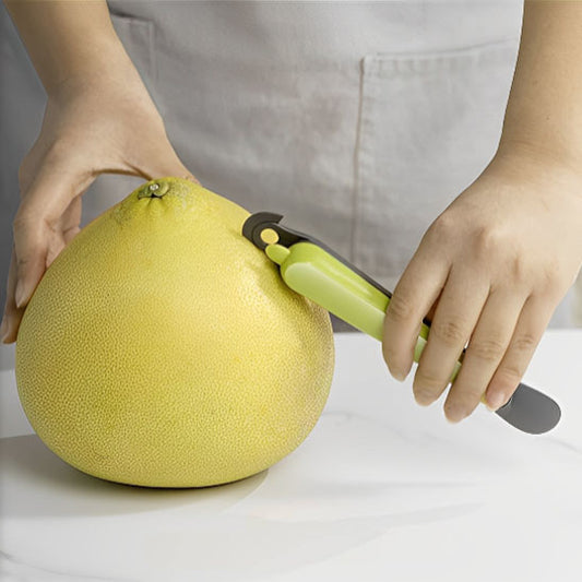 eplucheur-personne-qui-ouvre-un-pomerlo