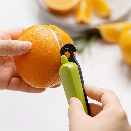 eplucheur-personne-qui-ouvre-une-orange