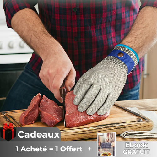 gant-en-cotte-de-maille-personne-qui-une-piece-de-viande