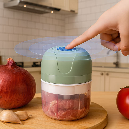 hachoir-electrique-personne-qui-hache-de-la-viande