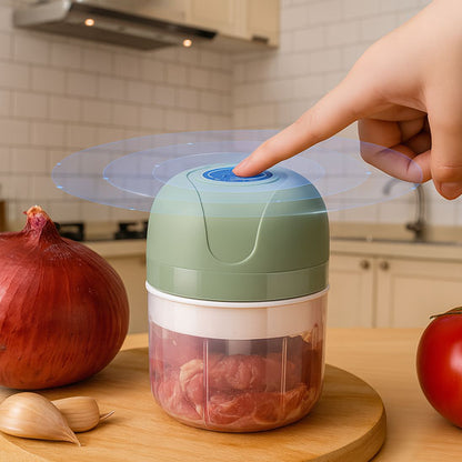 hachoir-electrique-personne-qui-hache-de-la-viande