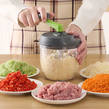 hachoir-manuel-personne-qui-a-hacher-des-aliments