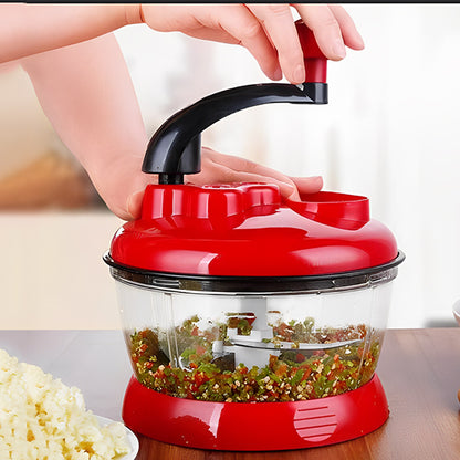 hachoir-manuel-personne-qui-hache-legume-sur-table