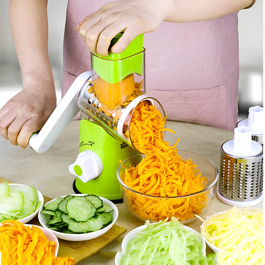 mandoline-cuisine-personne-qui-rape-du-fromage