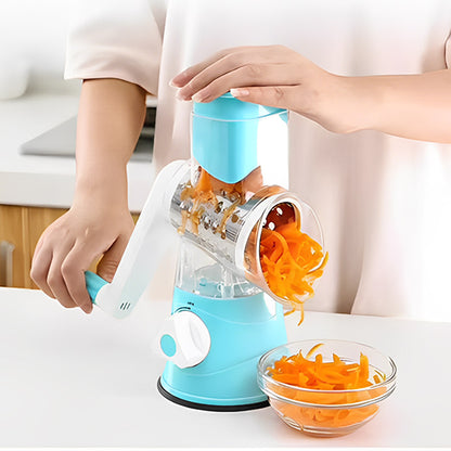 mandoline-cuisine-personne-qui-une-carotte