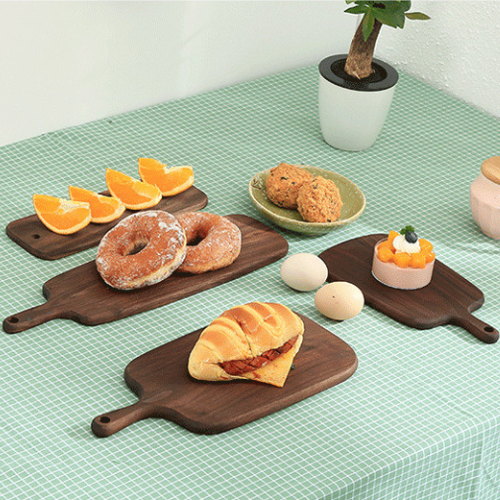 planche-a-decouper-avec-repas