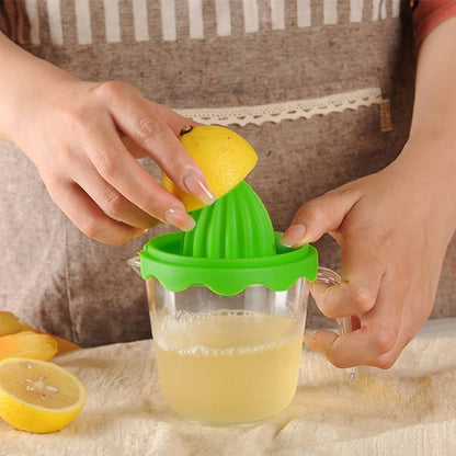 presse-agrume-personne-qui-va-presse-un-citron
