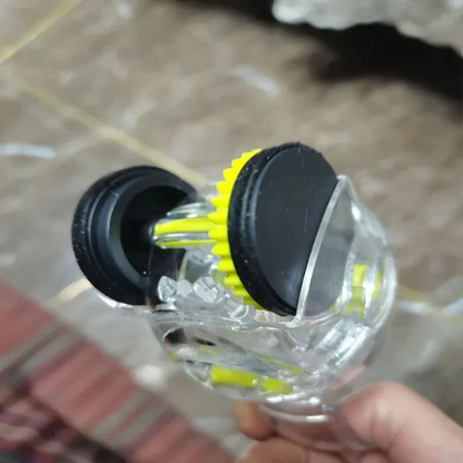 presse-ail-personne-qui-montre-les-roulettes