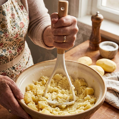 presse-puree-personne-qui-fait-de-la-puree
