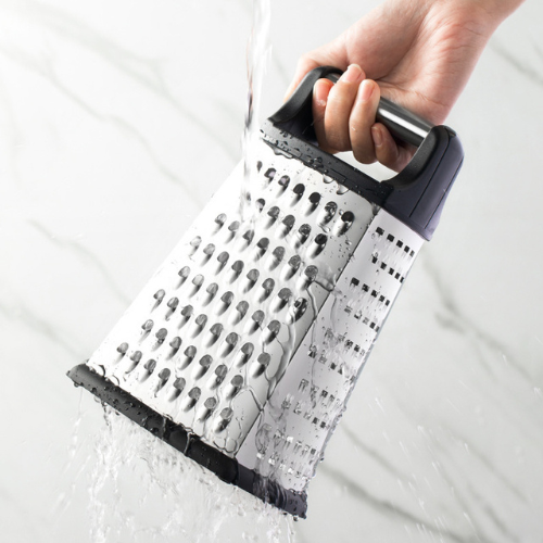 rape-a-fromage-nettoyage-sous-l-eau