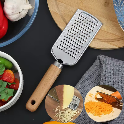 rape-a-fromage-personne-qui-rape-du-fromage