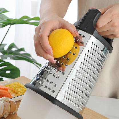 rape-a-fromage-personne-qui-zeste-un-citron