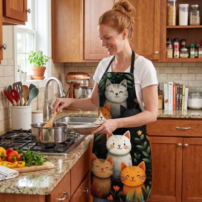 tablier-de-cuisine-personne-qui-prepare-un-repas-dans-sa-cuisine